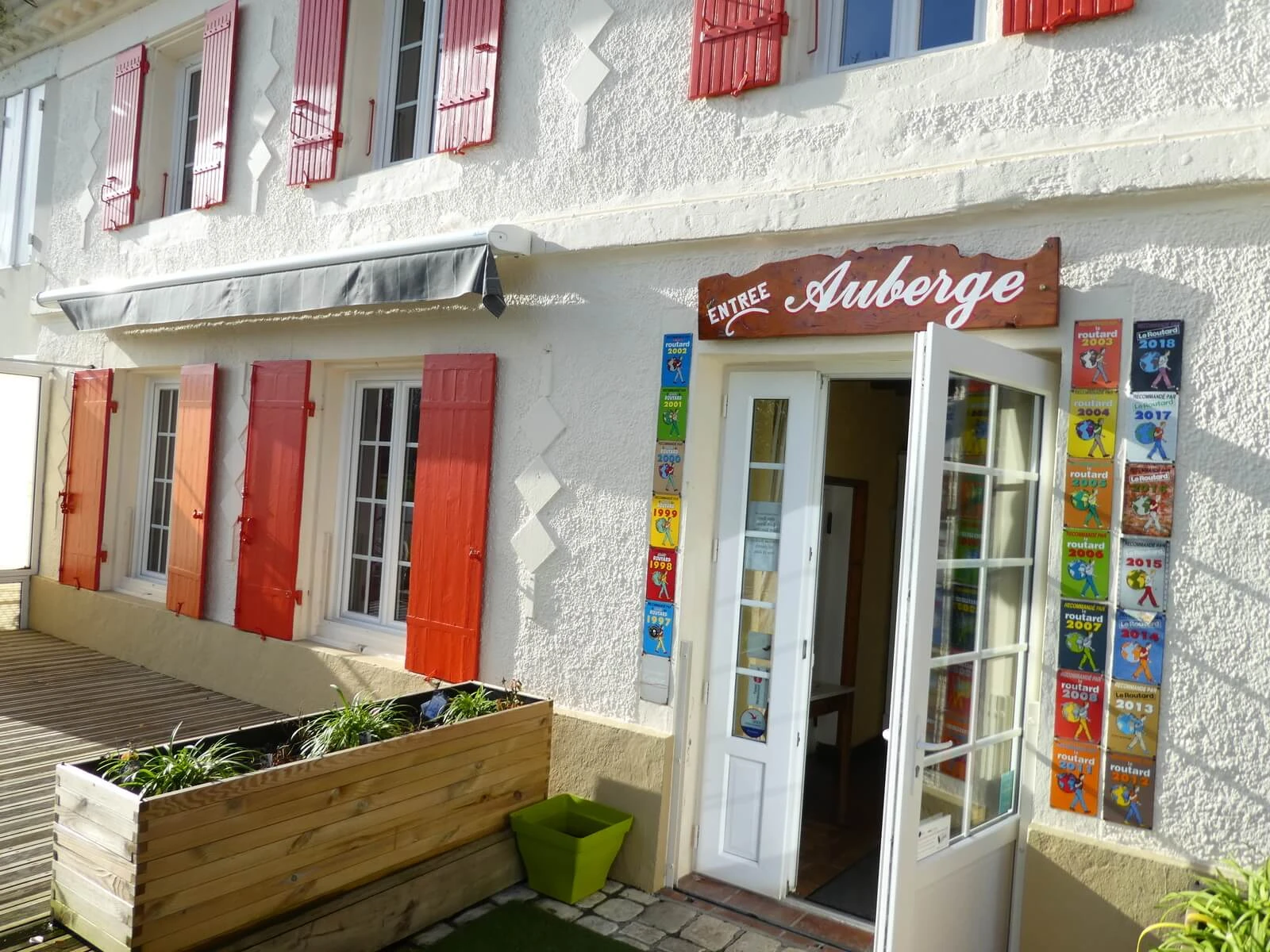 AUBERGE DES MONARDS -Auberge à Barzan