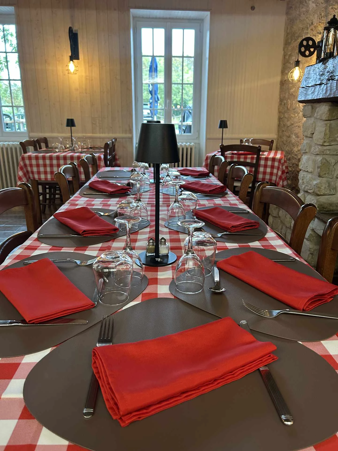 AUBERGE DES MONARDS